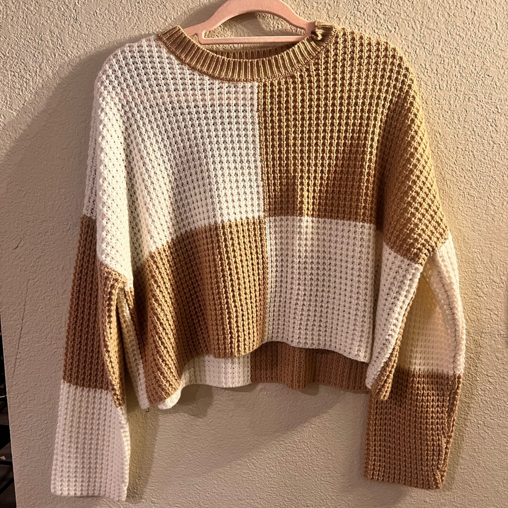 Jessica Simpson two-toned winter/fall sweater